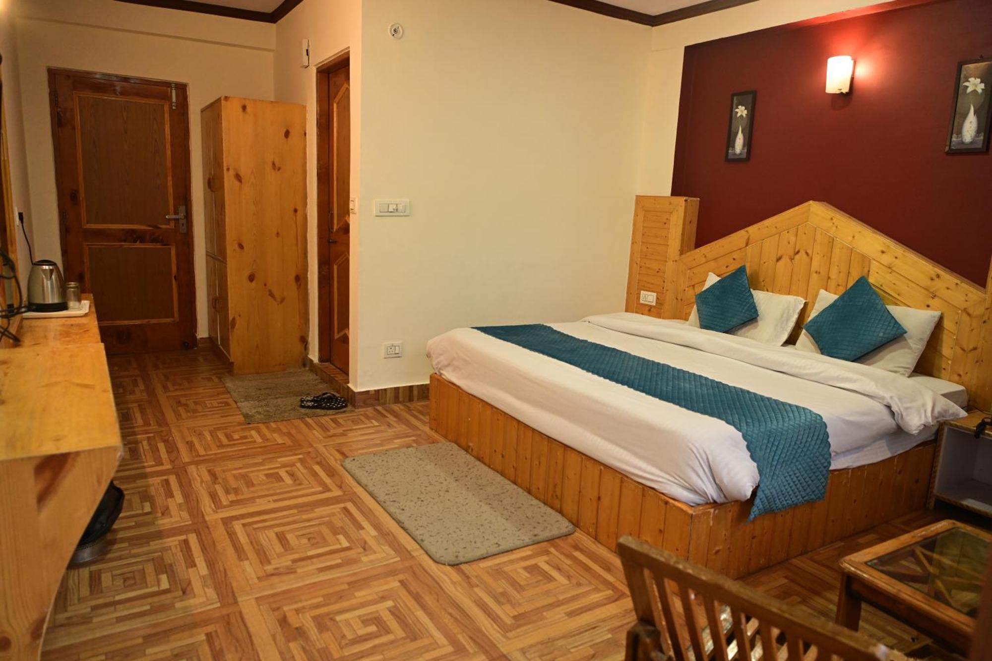 Krishana Cottage A Pure Veg !!!300 M From Hadimba Temple!!!Balcony Rooms!!!Veg Restaurant!!!Couple Friendly!!!Family Cottage!!! Manali  Ngoại thất bức ảnh