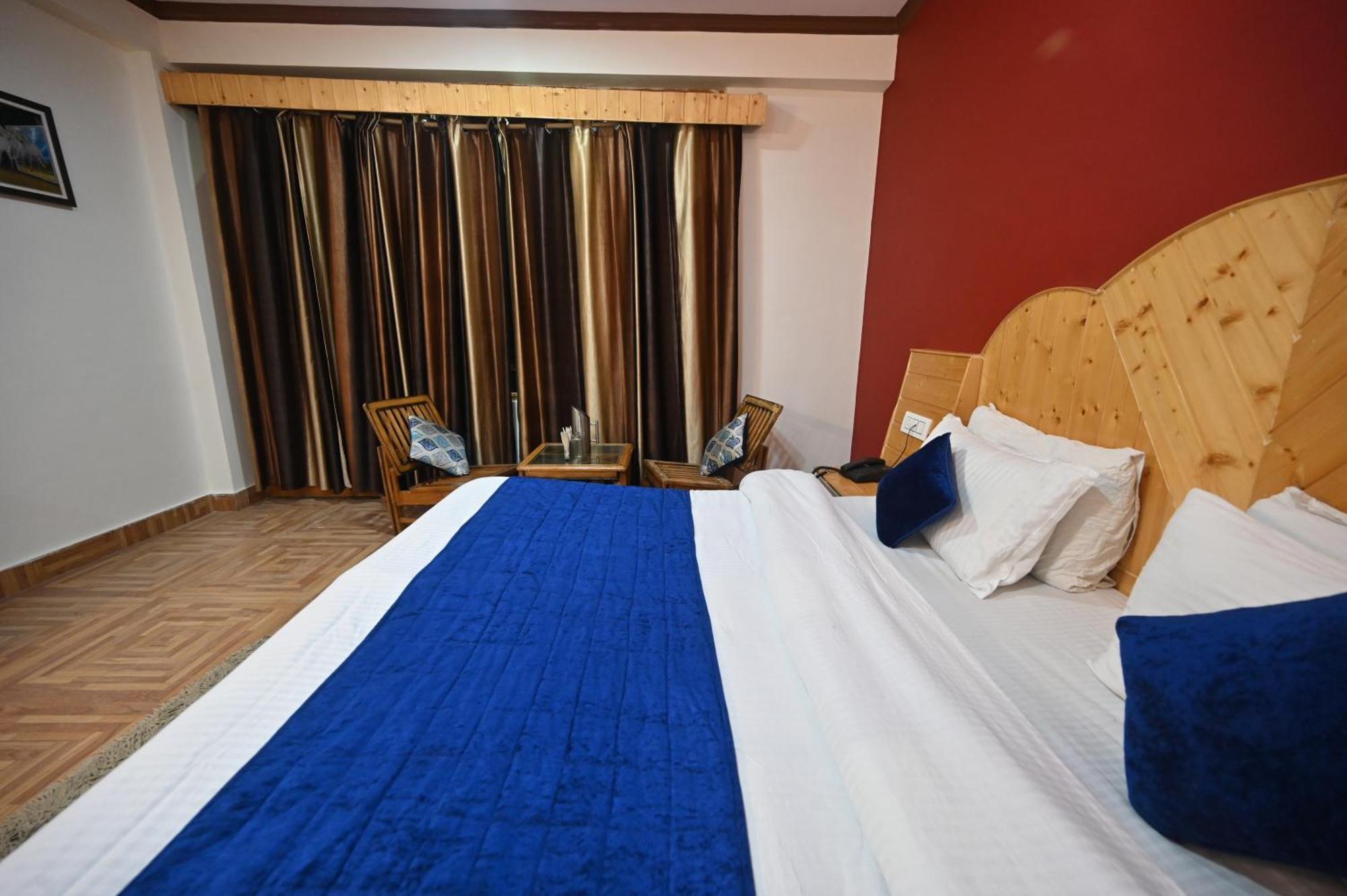 Krishana Cottage A Pure Veg !!!300 M From Hadimba Temple!!!Balcony Rooms!!!Veg Restaurant!!!Couple Friendly!!!Family Cottage!!! Manali  Ngoại thất bức ảnh
