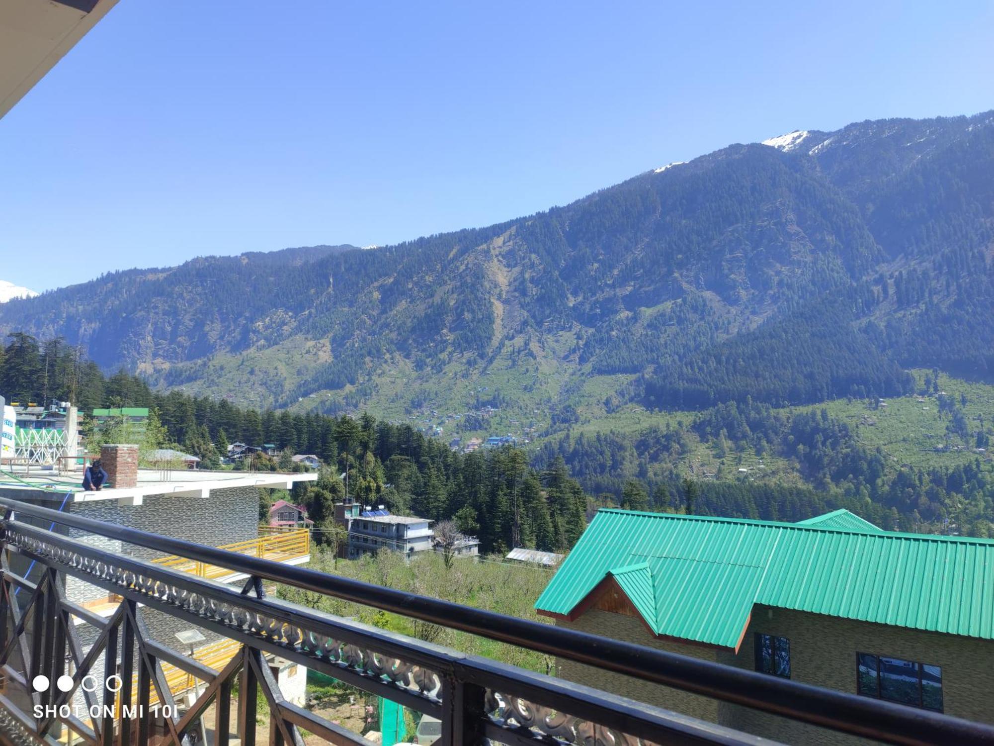 Krishana Cottage A Pure Veg !!!300 M From Hadimba Temple!!!Balcony Rooms!!!Veg Restaurant!!!Couple Friendly!!!Family Cottage!!! Manali  Ngoại thất bức ảnh
